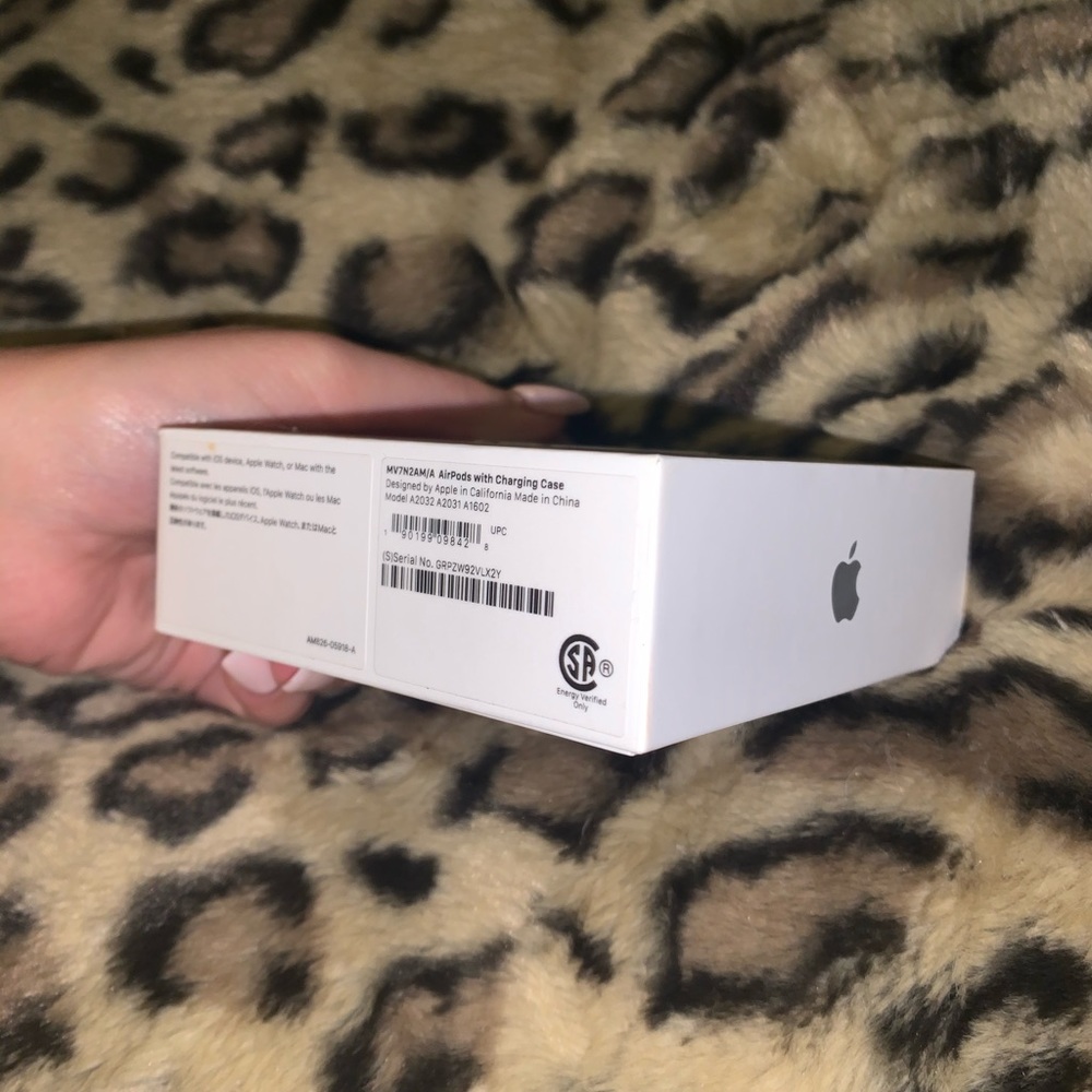 🌟AirPod Box🌟 - Picture 4 of 4